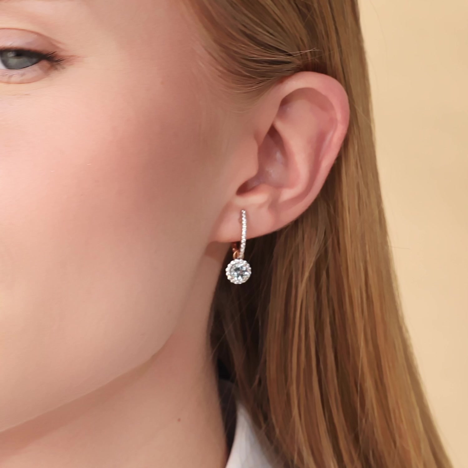 Золотые серьги с топазами Sky и фианитами