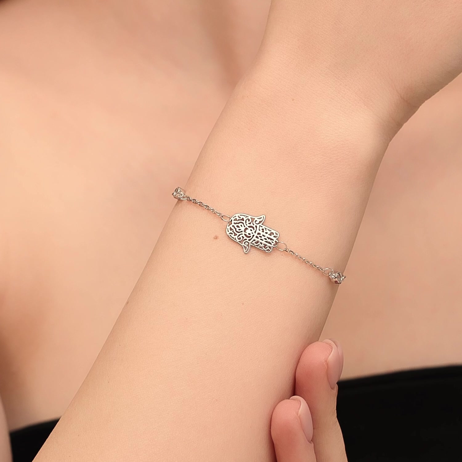 Серебряный браслет с фианитами