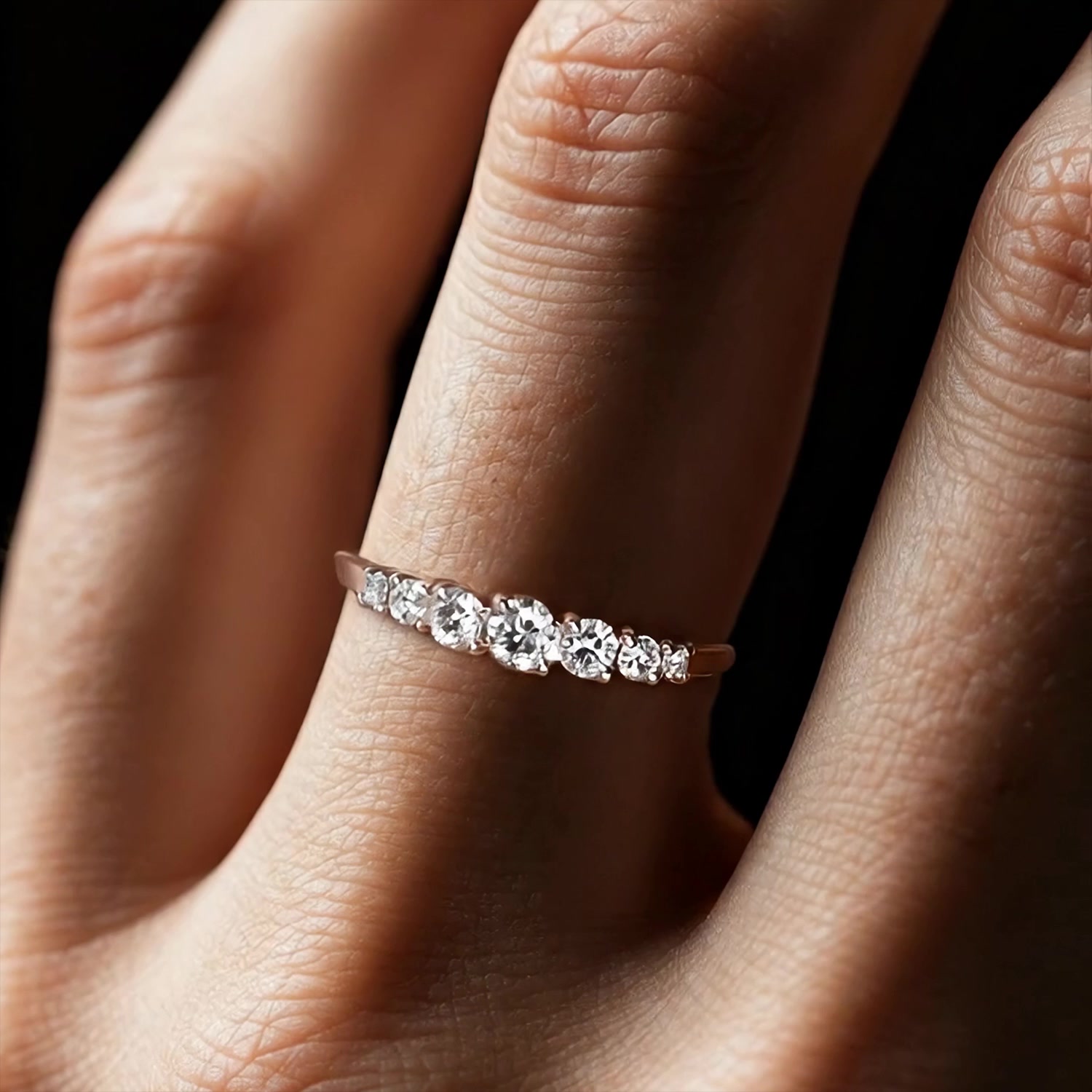 Золотое кольцо с бриллиантами выращенными