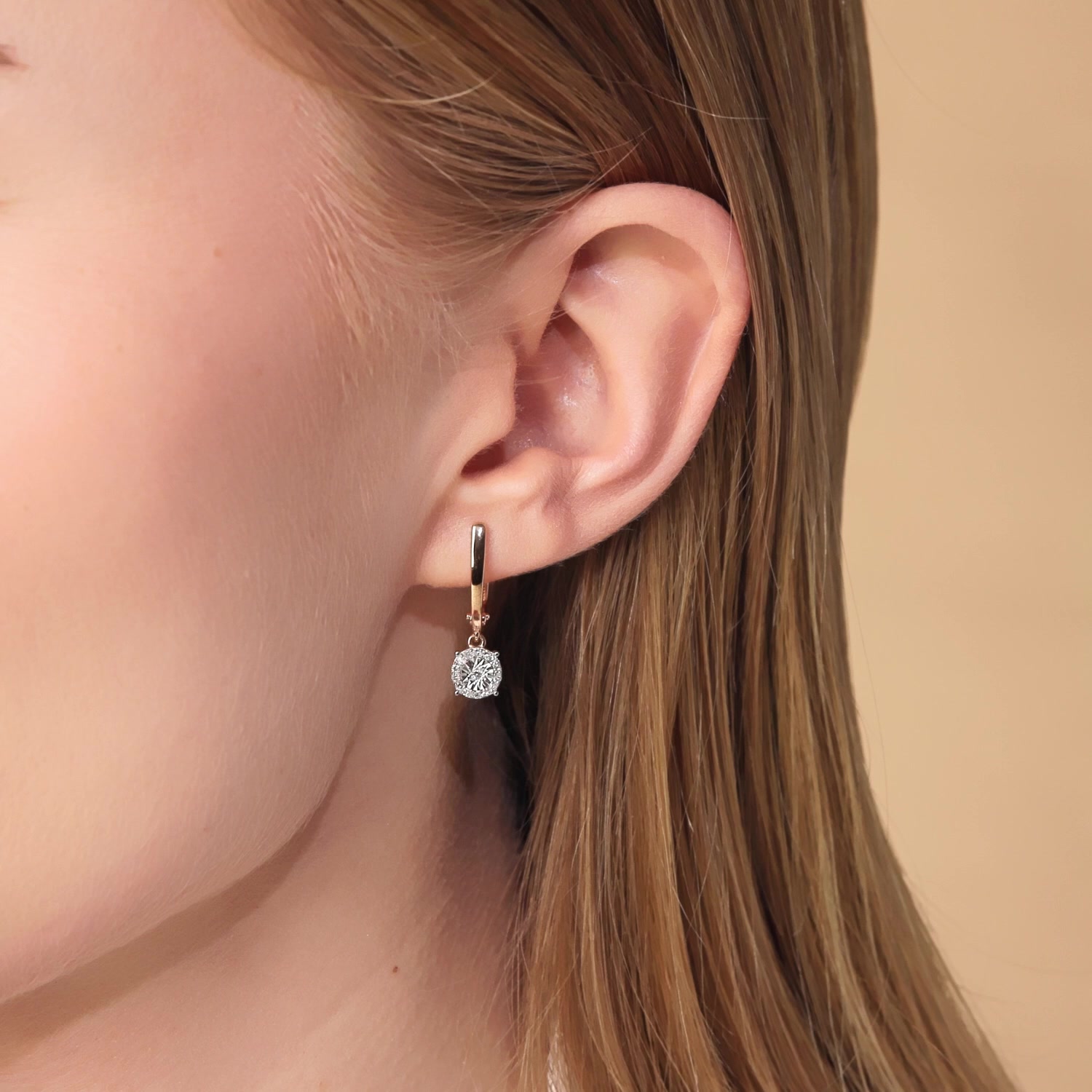 Золотые серьги с бриллиантами