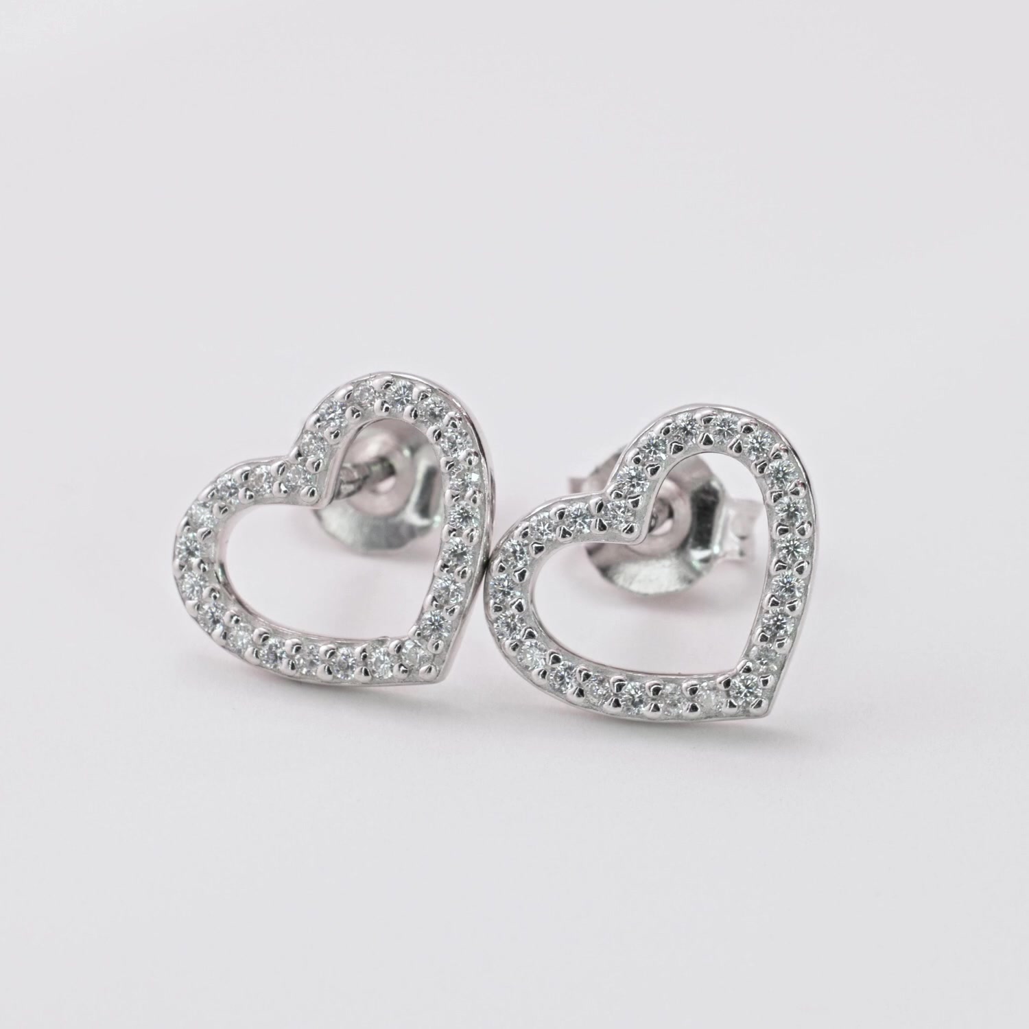 Серебряные серьги с фианитами