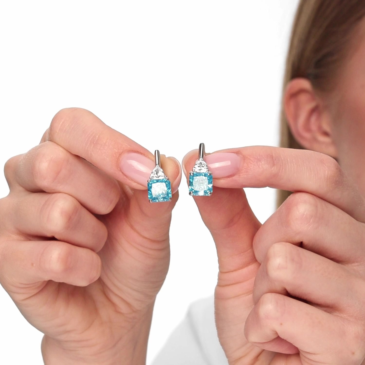 Серебряные серьги с фианитами