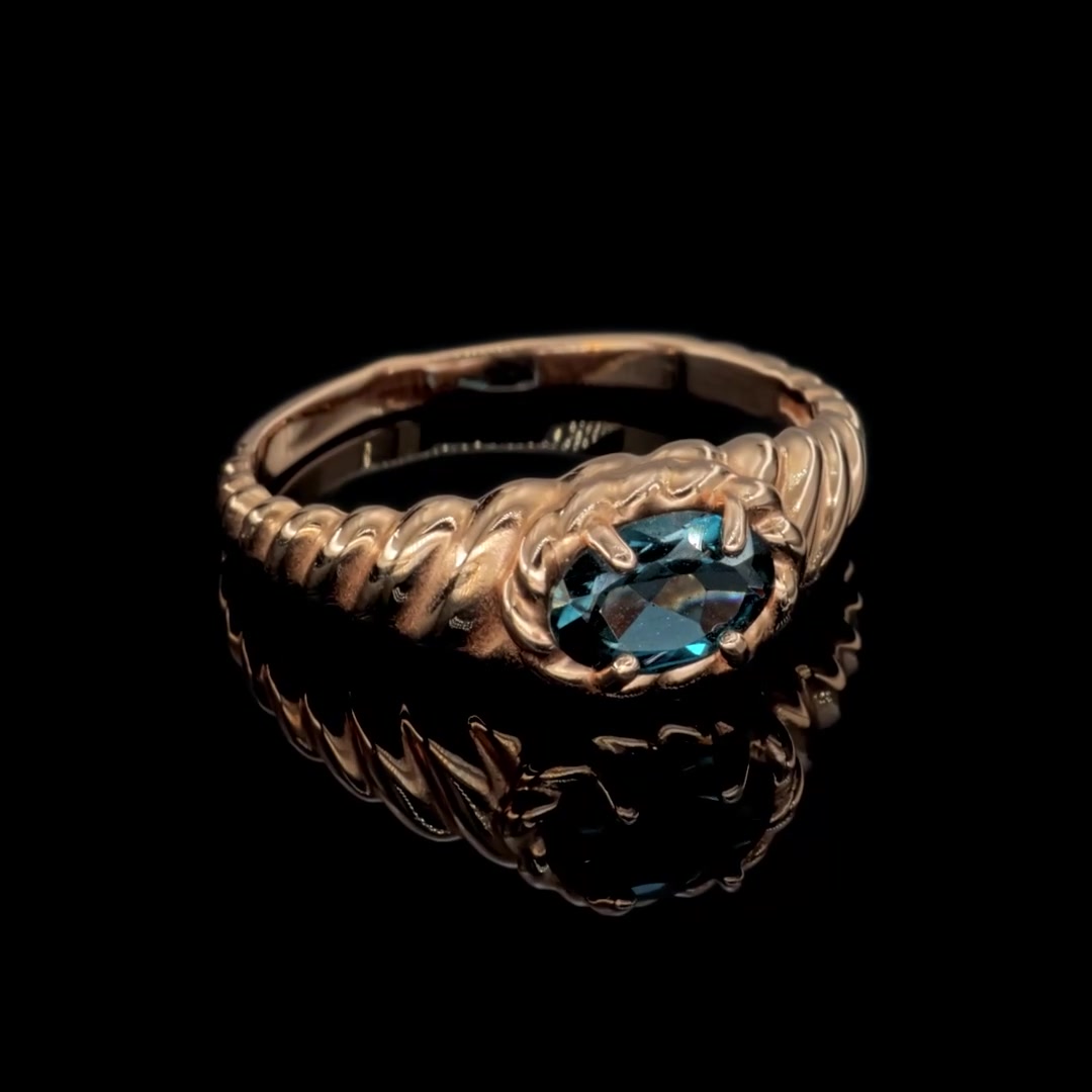 Золотое кольцо с топазом London