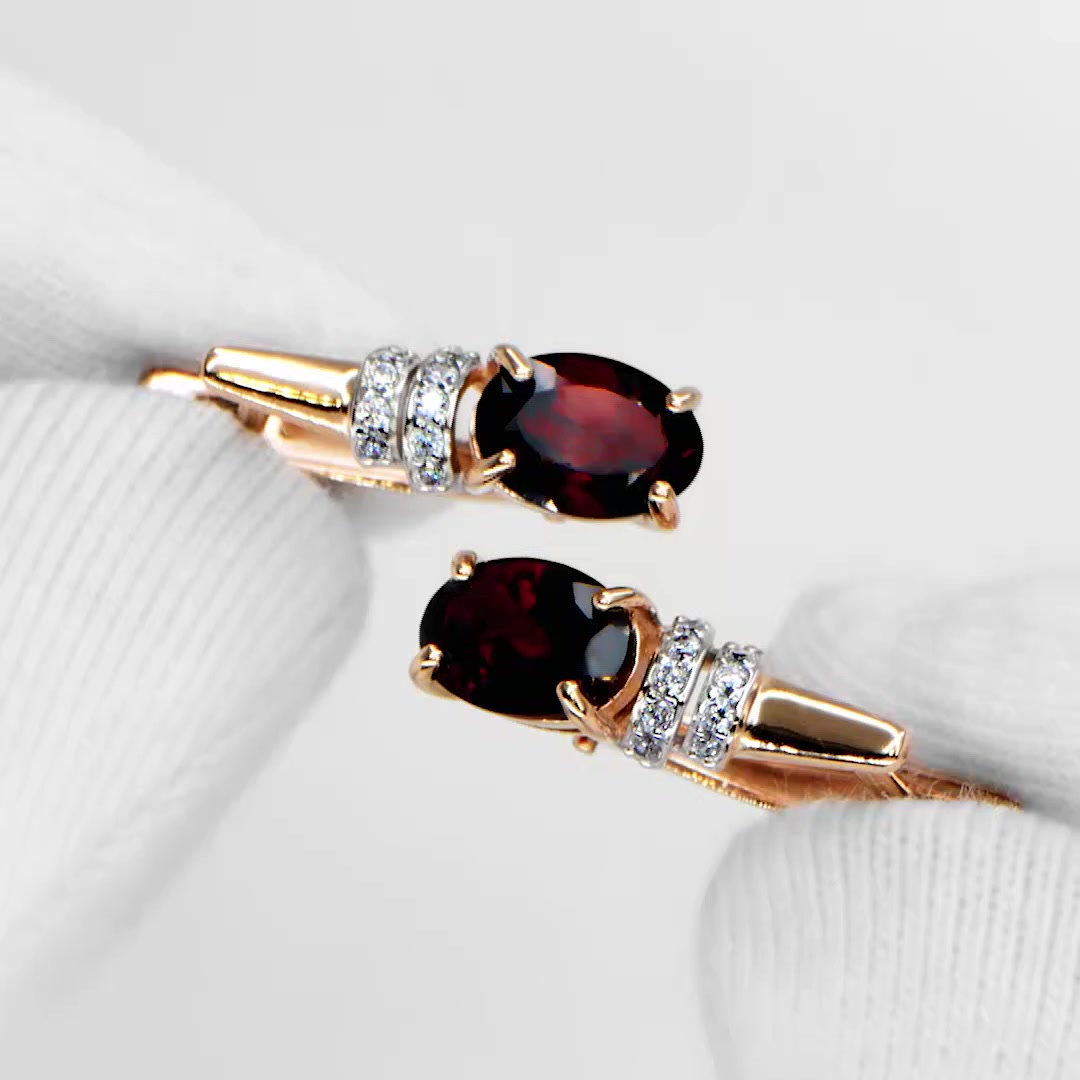 Золотые серьги с гранатом и фианитами