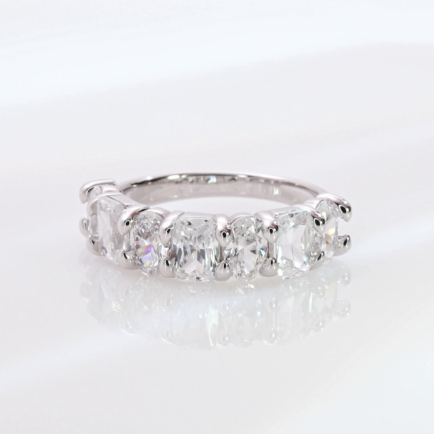 Серебряное кольцо с фианитами