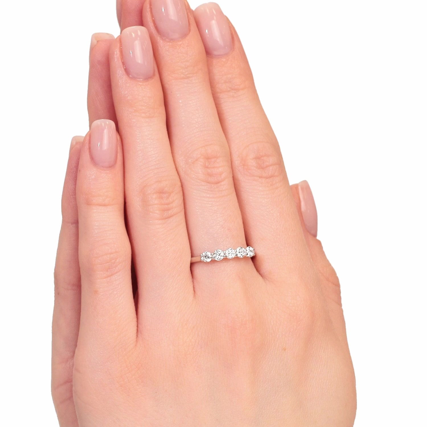 Золотое кольцо с бриллиантами выращенными