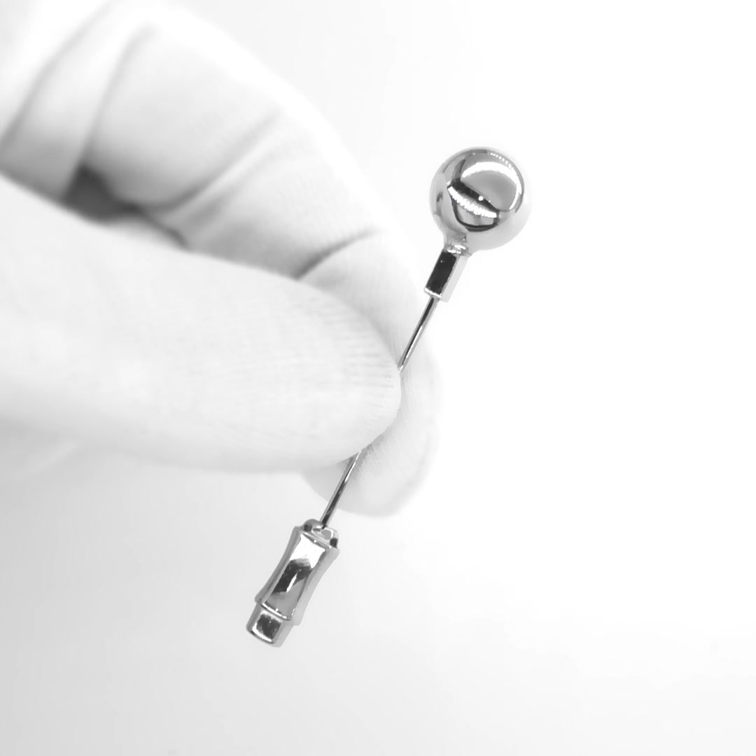 Серебряная брошь