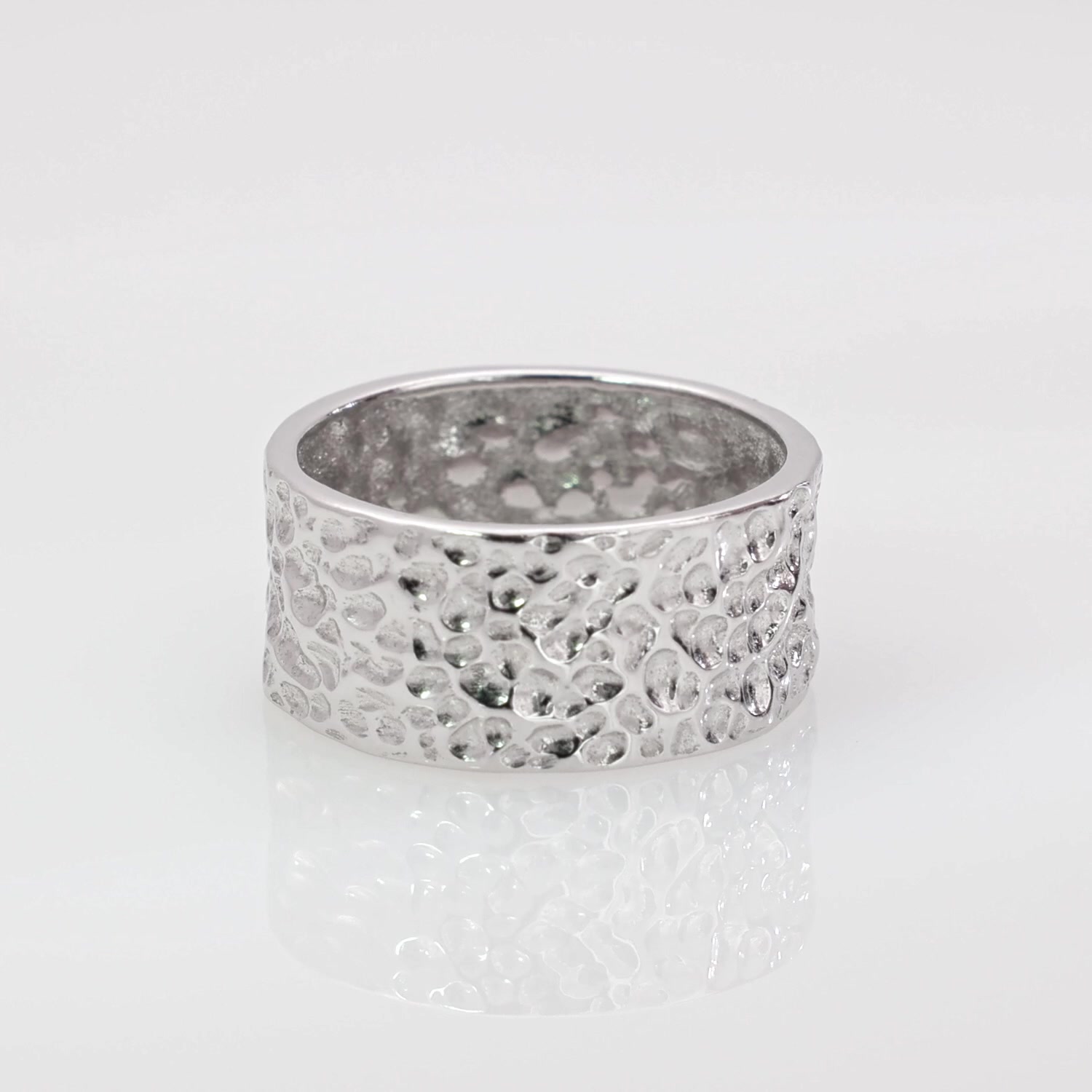 Серебряное кольцо