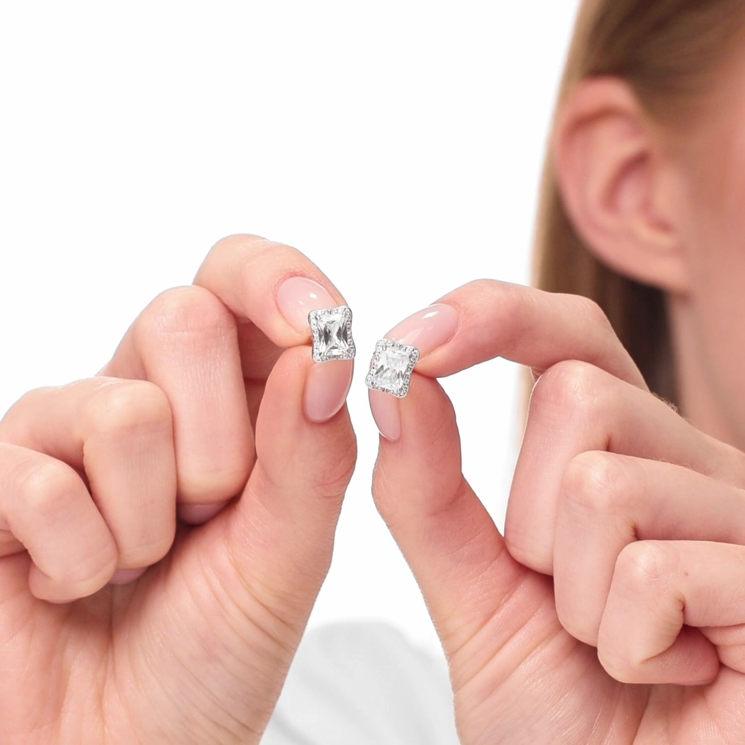 Серебряные серьги с фианитами
