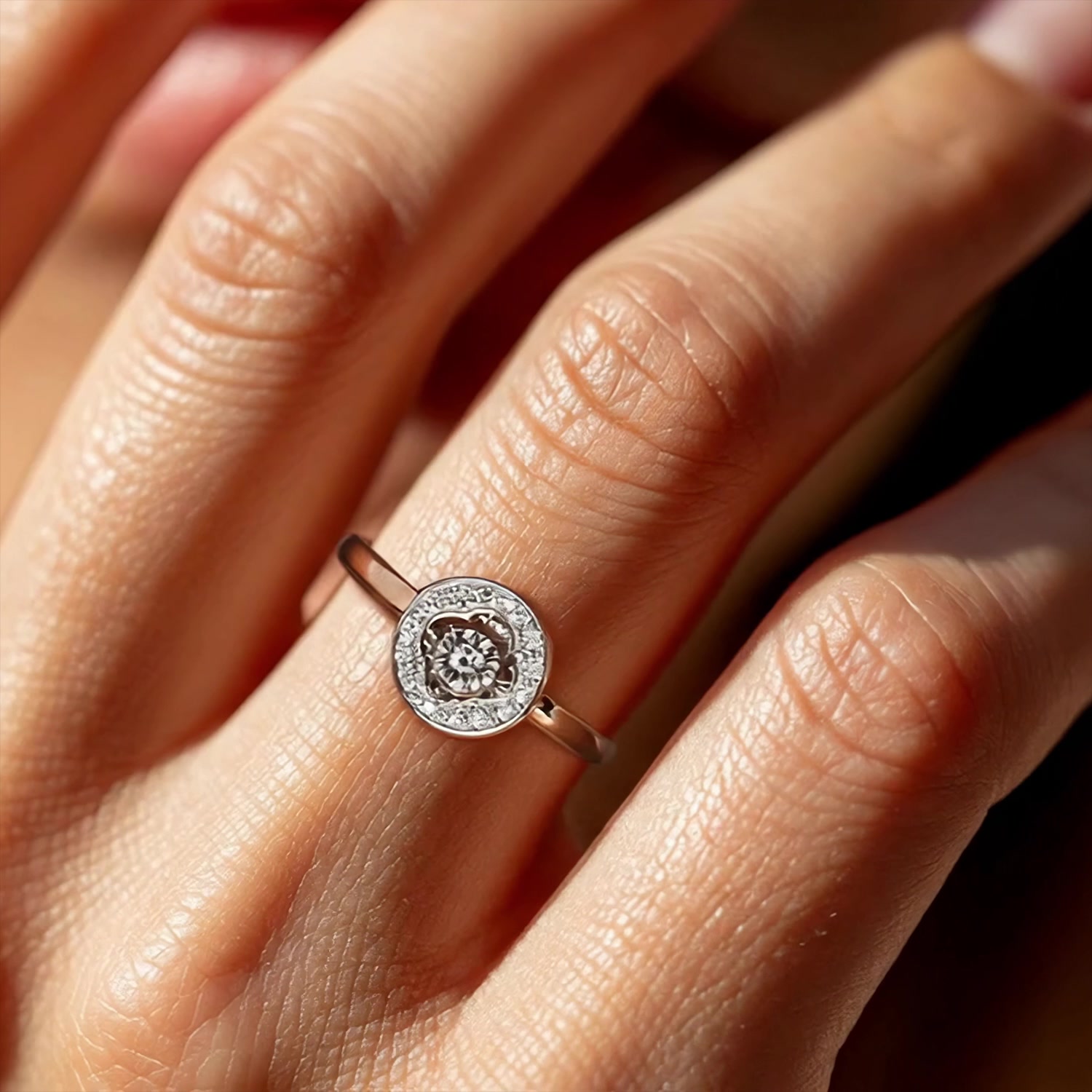 Золотое кольцо с бриллиантами