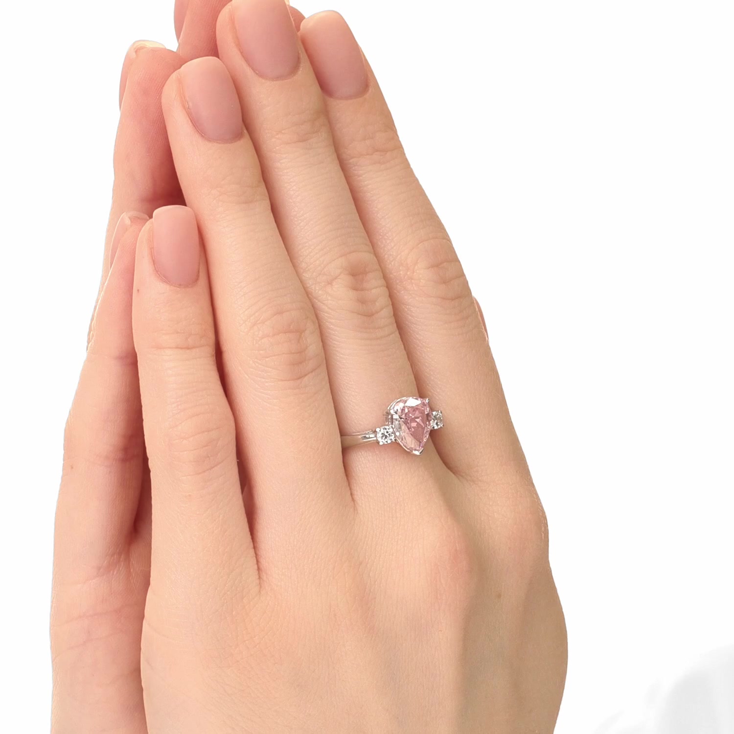 Серебряное кольцо с фианитами