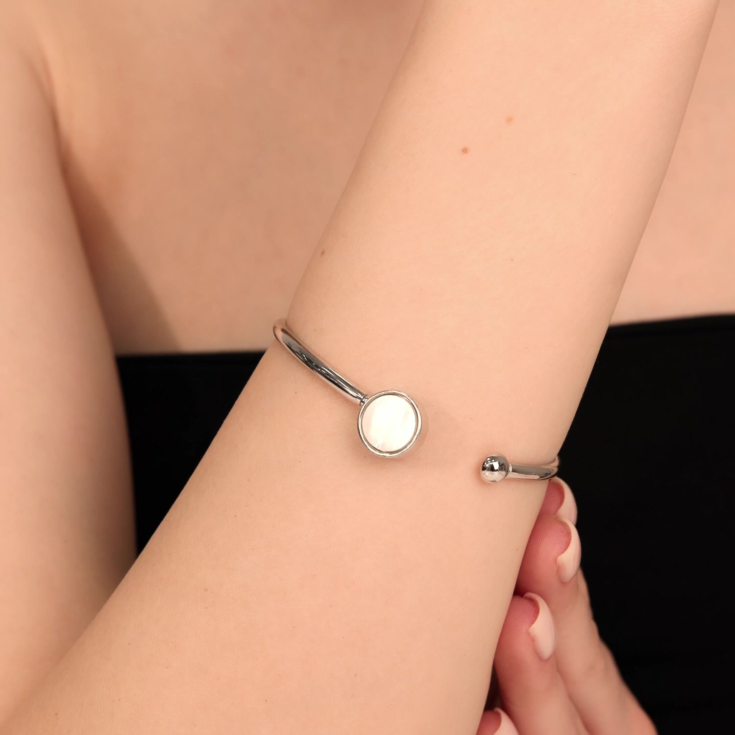 Серебряный браслет с агатом и перламутром