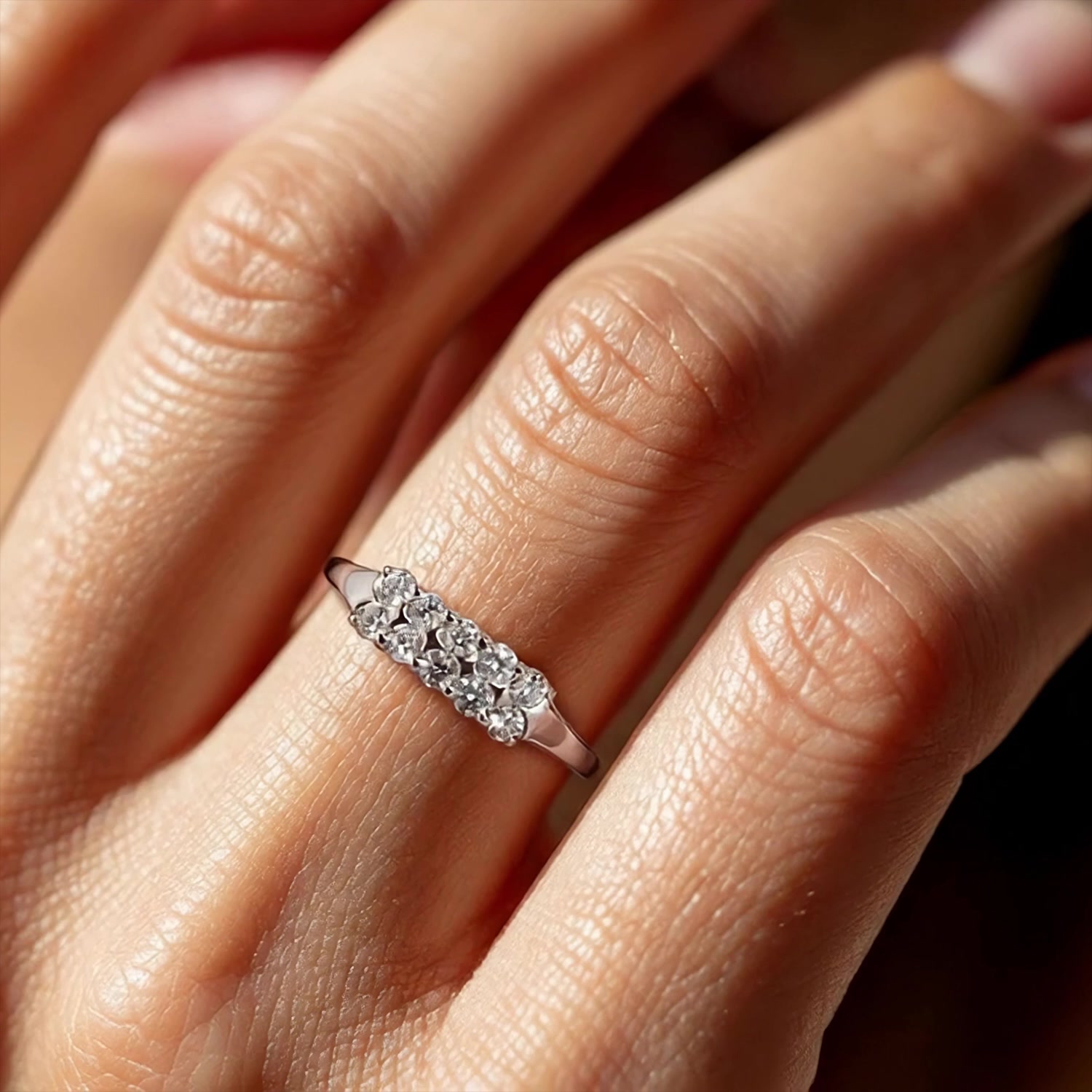 Золотое кольцо с бриллиантами выращенными