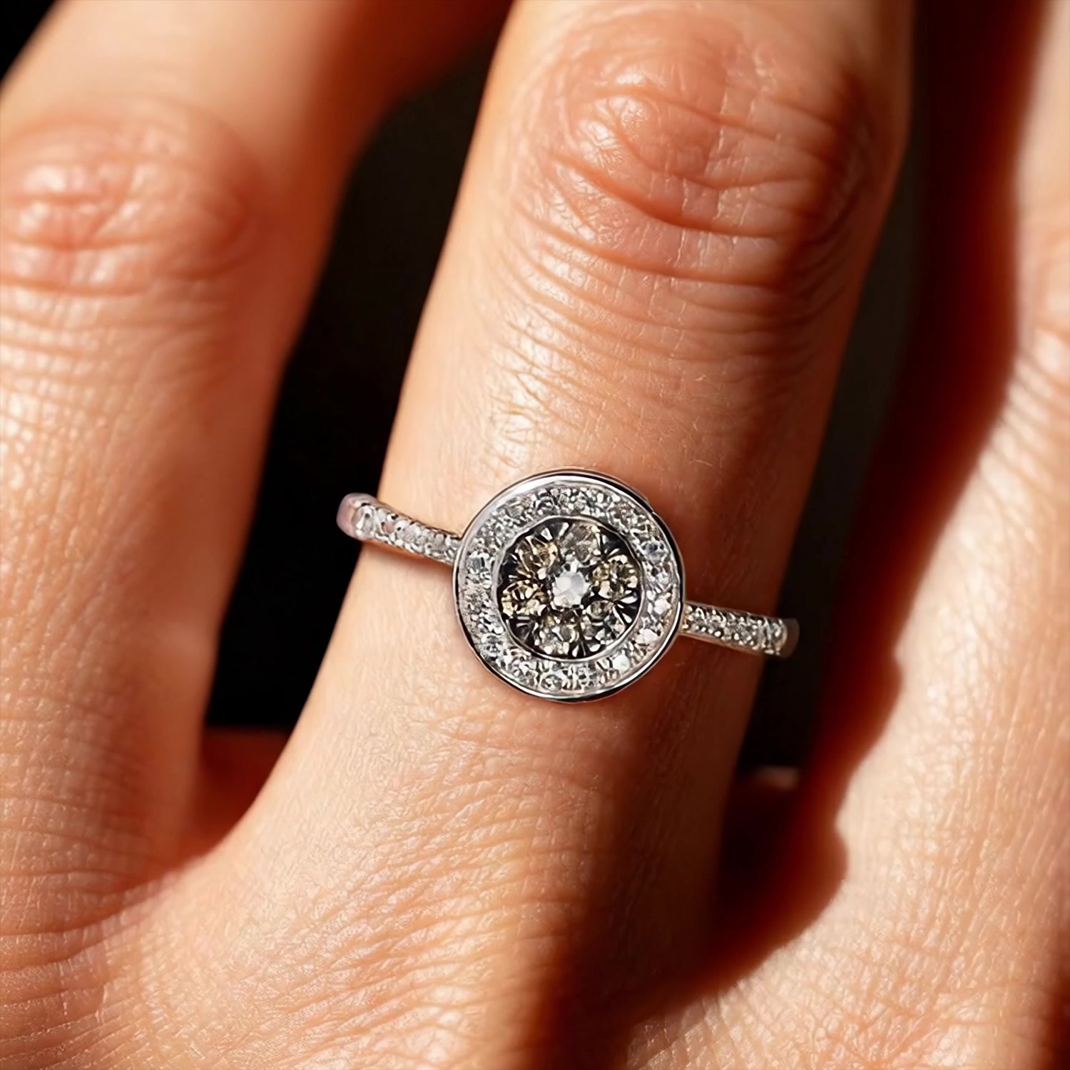 Золотое кольцо с бриллиантами