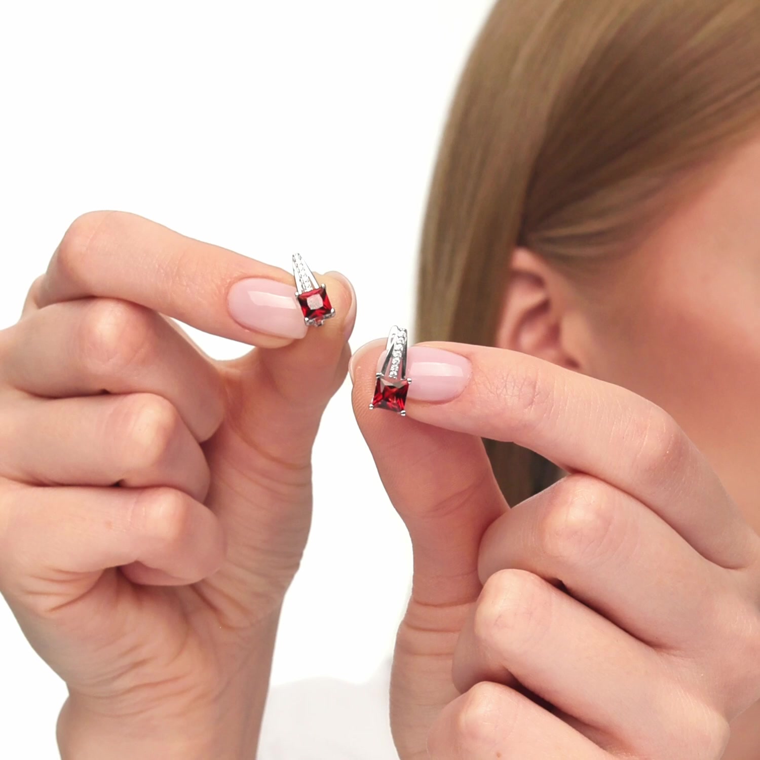 Серебряные серьги с гранатом и фианитами