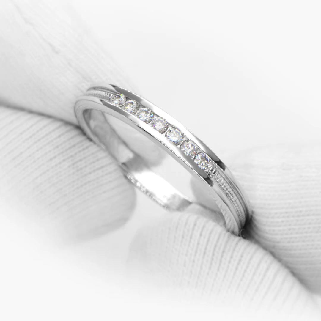 Золотое обручальное кольцо с бриллиантами