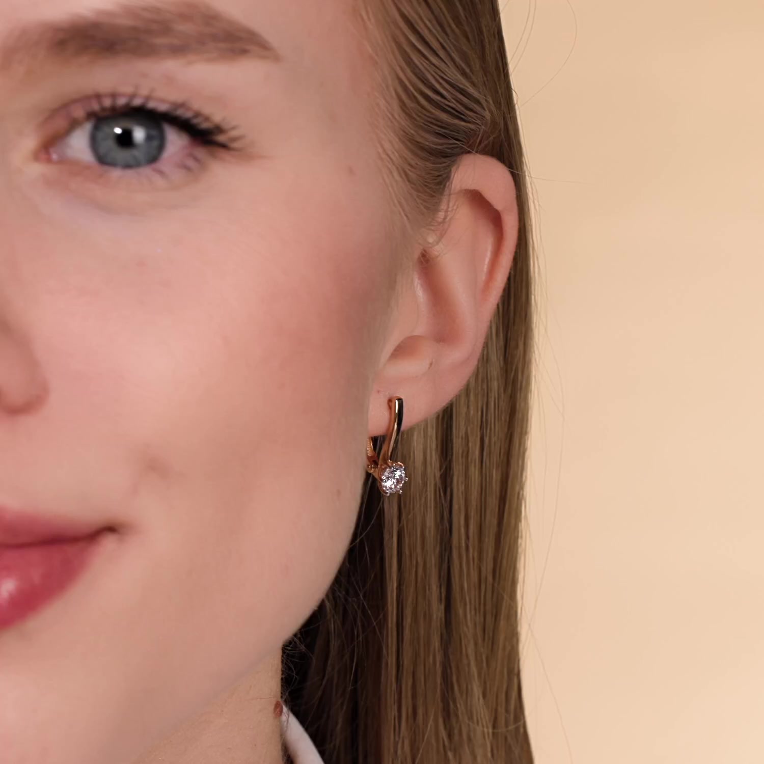 Золотые серьги с премиум цирконием