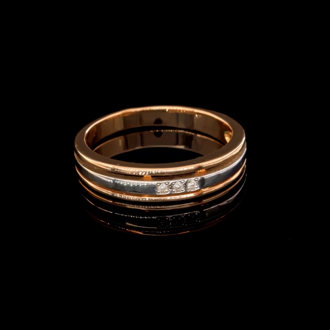 Золотое обручальное кольцо с бриллиантами