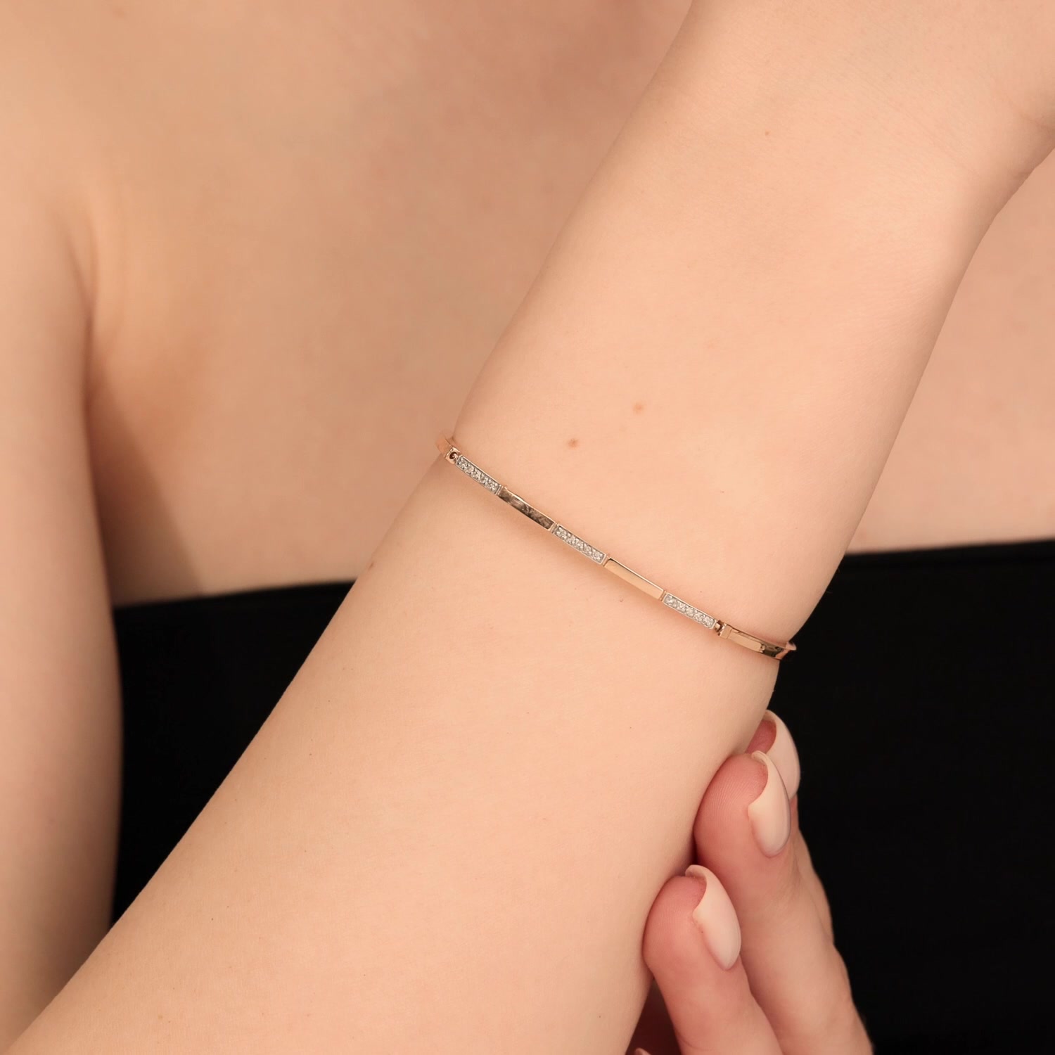 Золотой браслет с бриллиантами