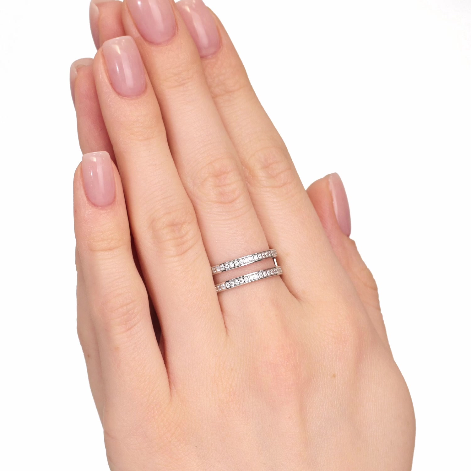 Серебряное кольцо с фианитами