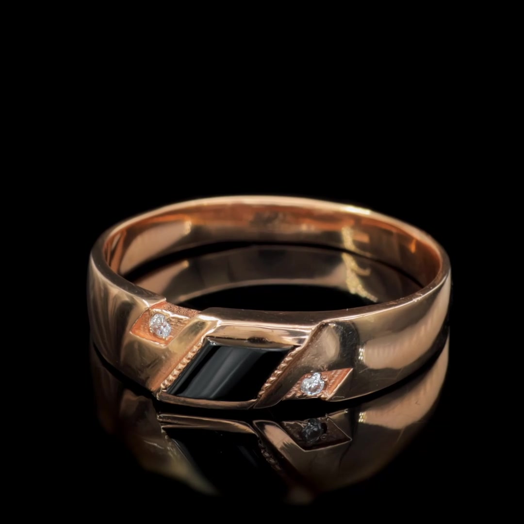 Золотая печатка с фианитами