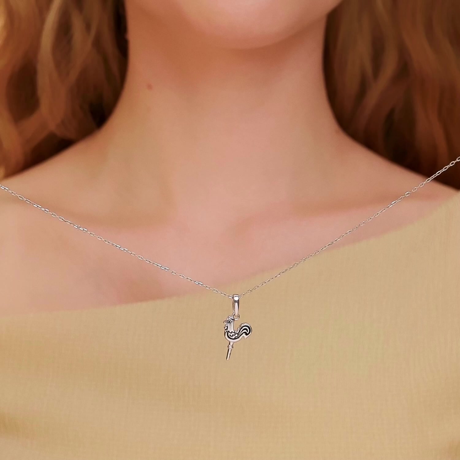 Серебряная подвеска с лаком