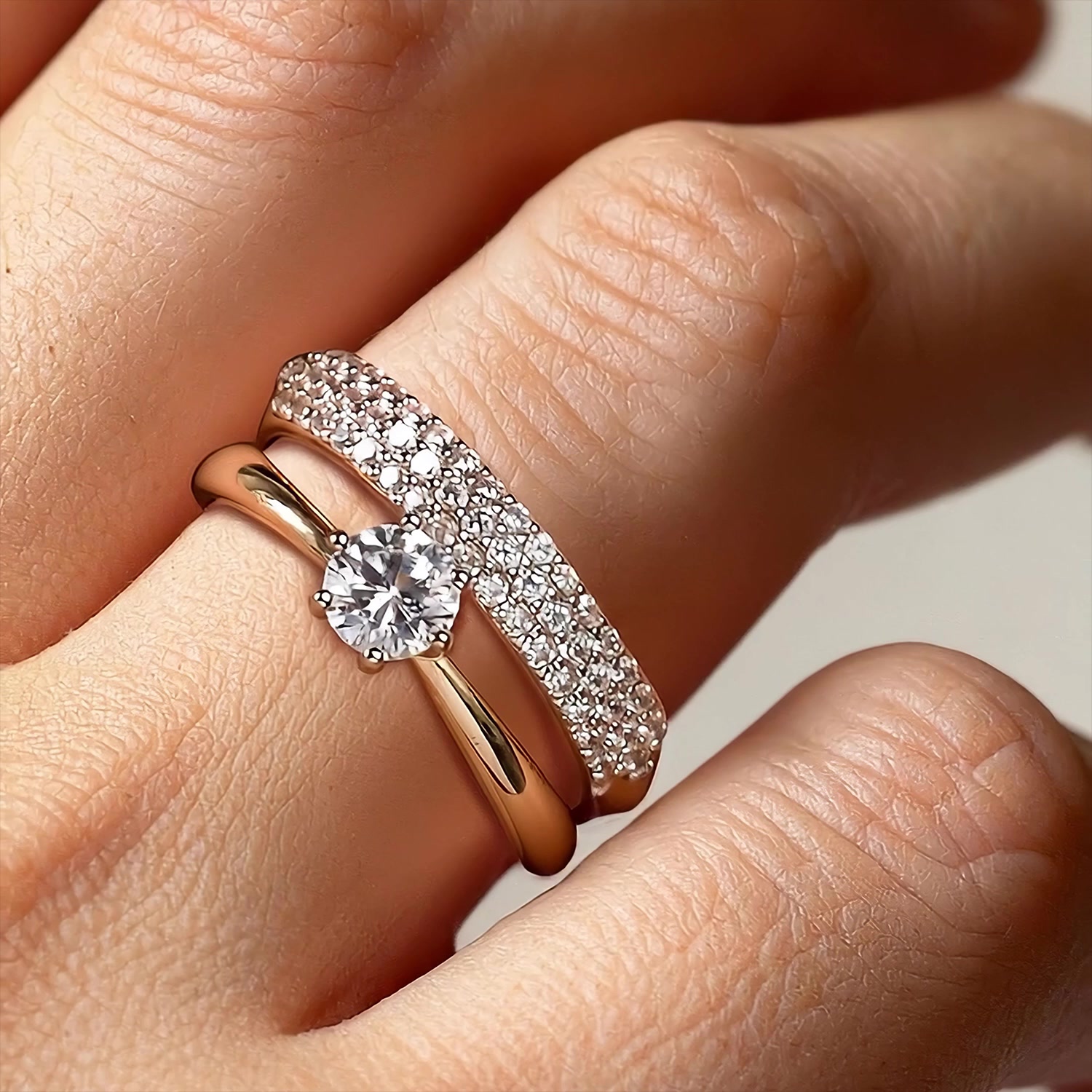 Золотое кольцо с фианитами