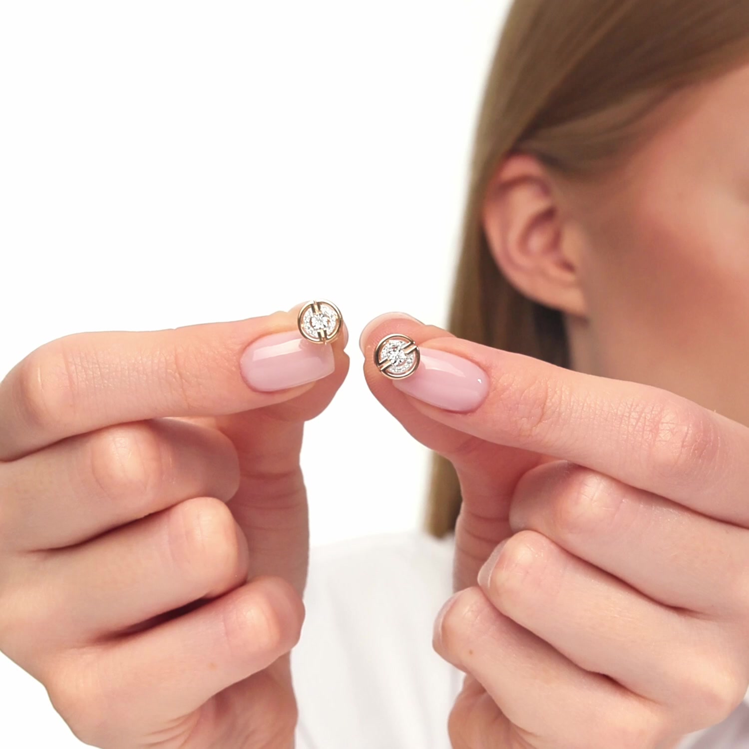 Золотые серьги с бриллиантами