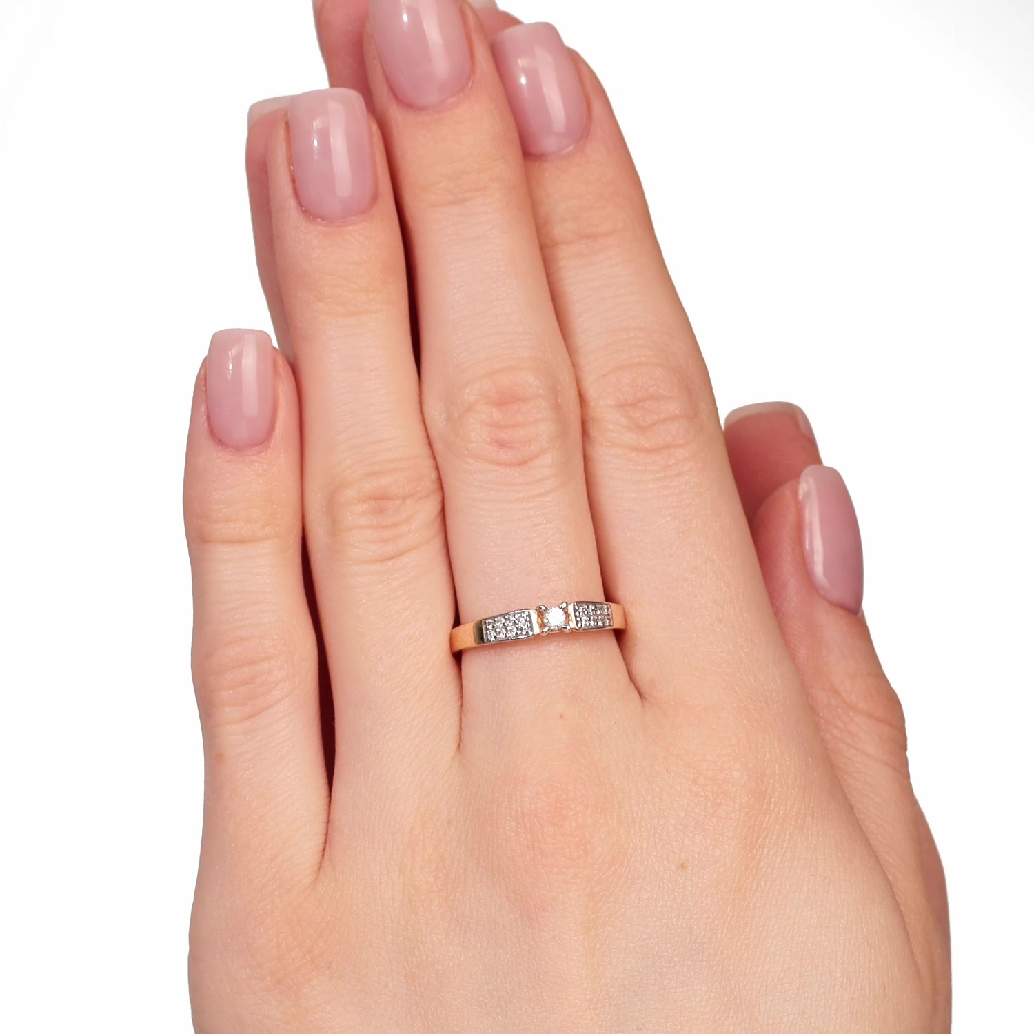 Золотое кольцо с бриллиантами