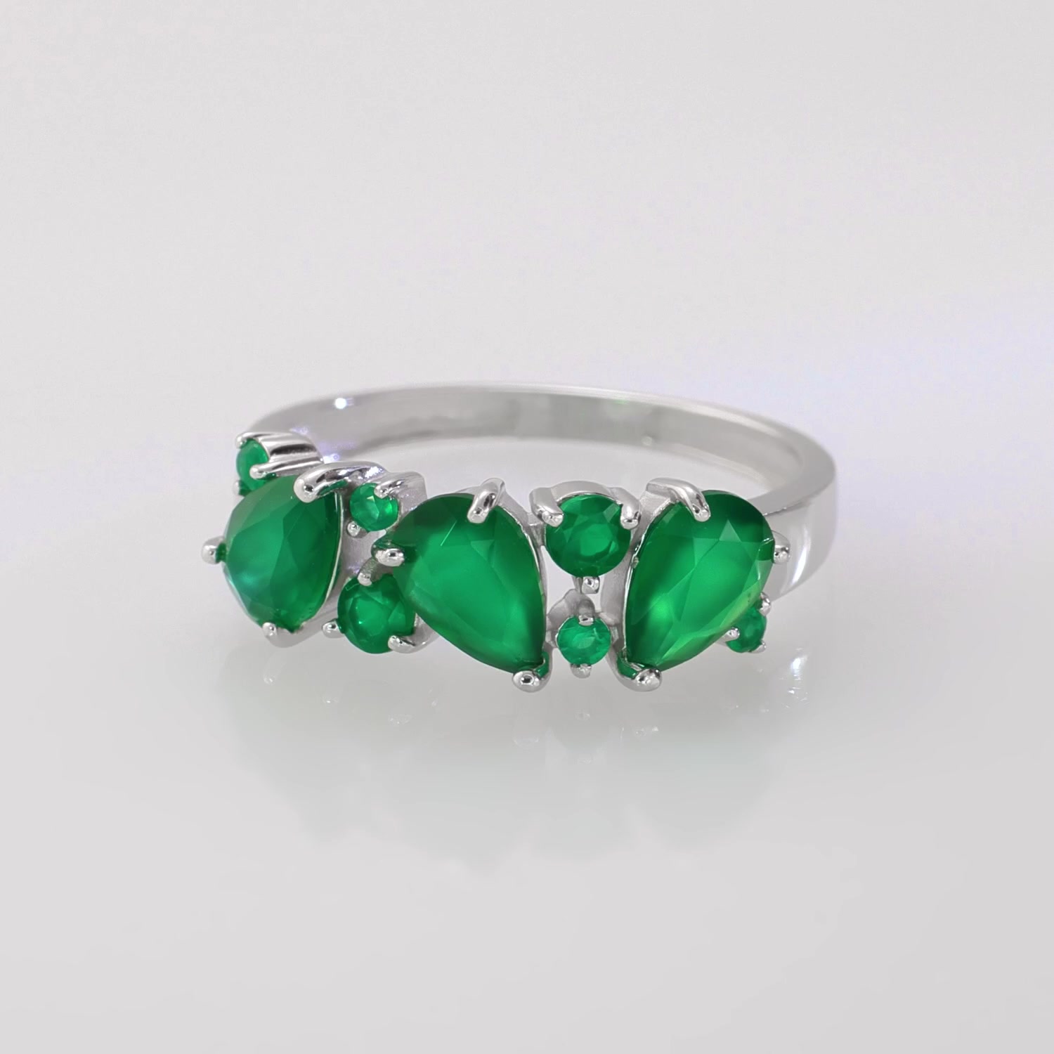 Серебряное кольцо с агатами