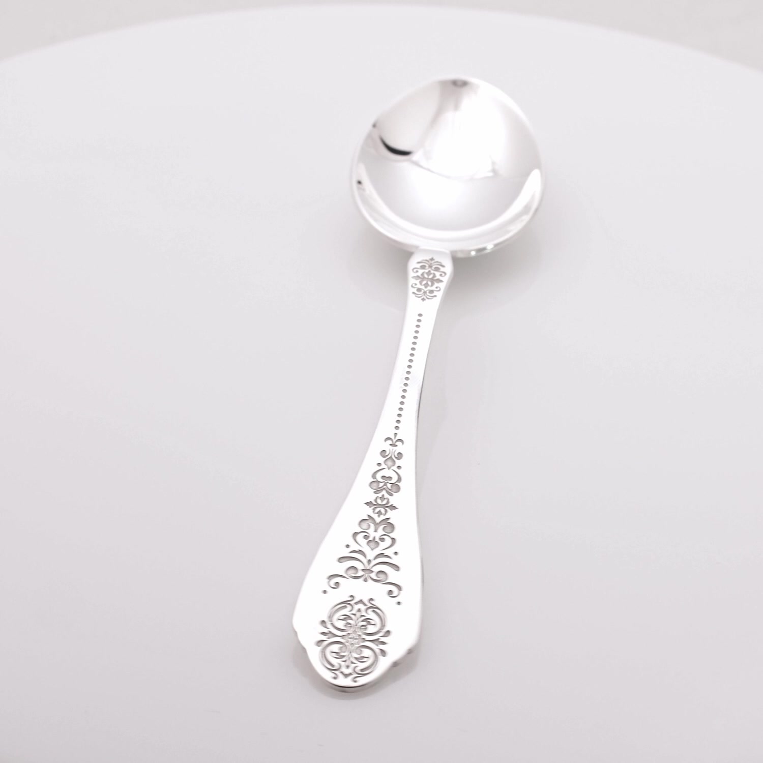 Серебряная чайная ложка