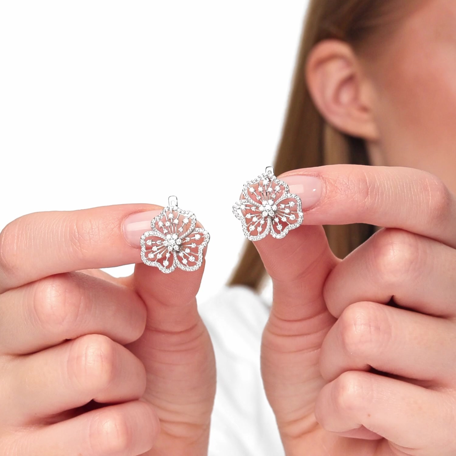 Золотые серьги с бриллиантами