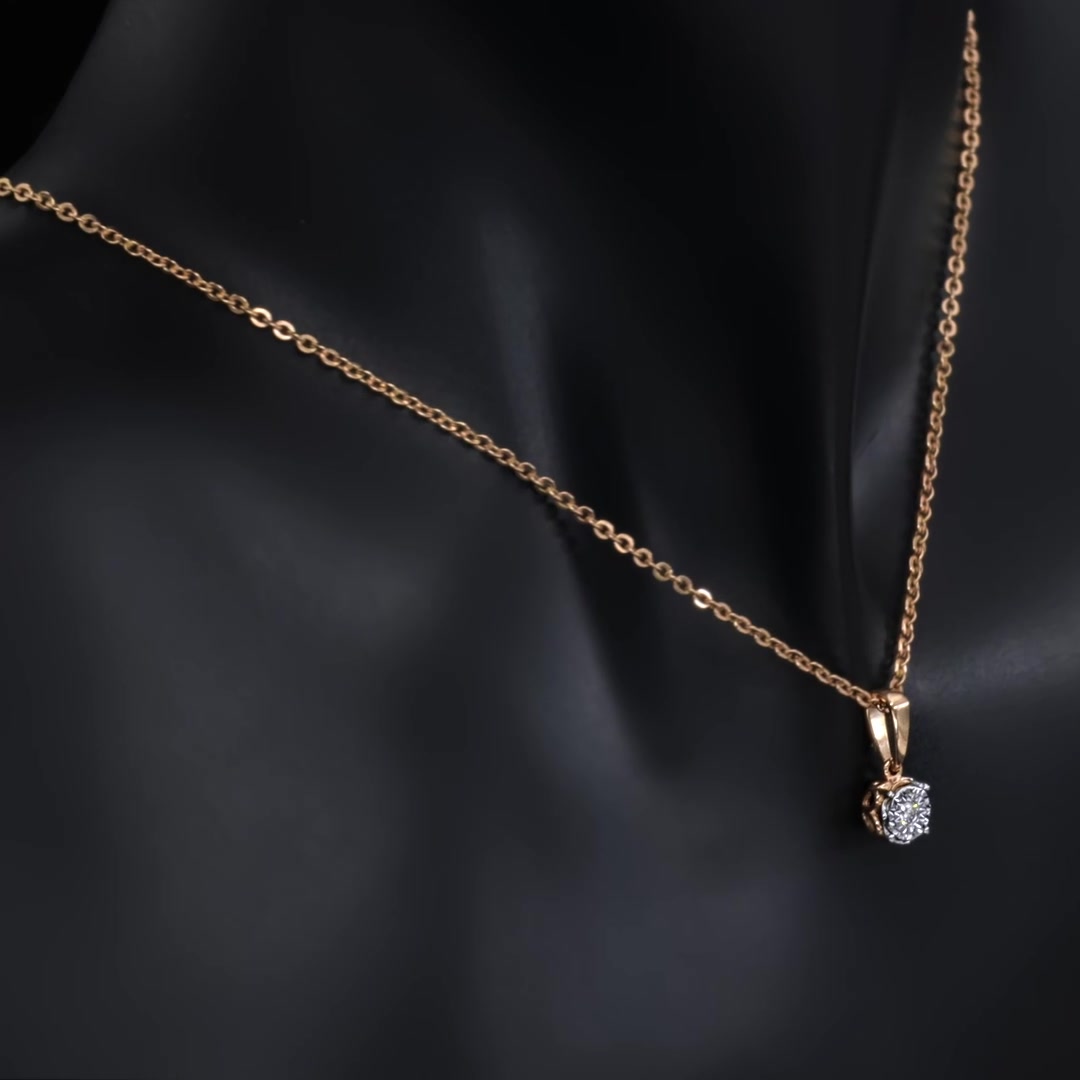 Золотая подвеска с бриллиантом