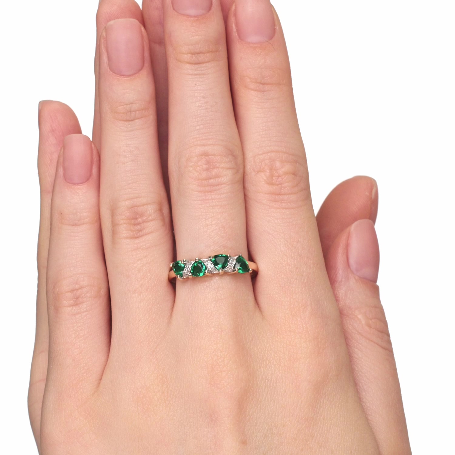 Золотое кольцо с изумрудами выращенными и бриллиантами