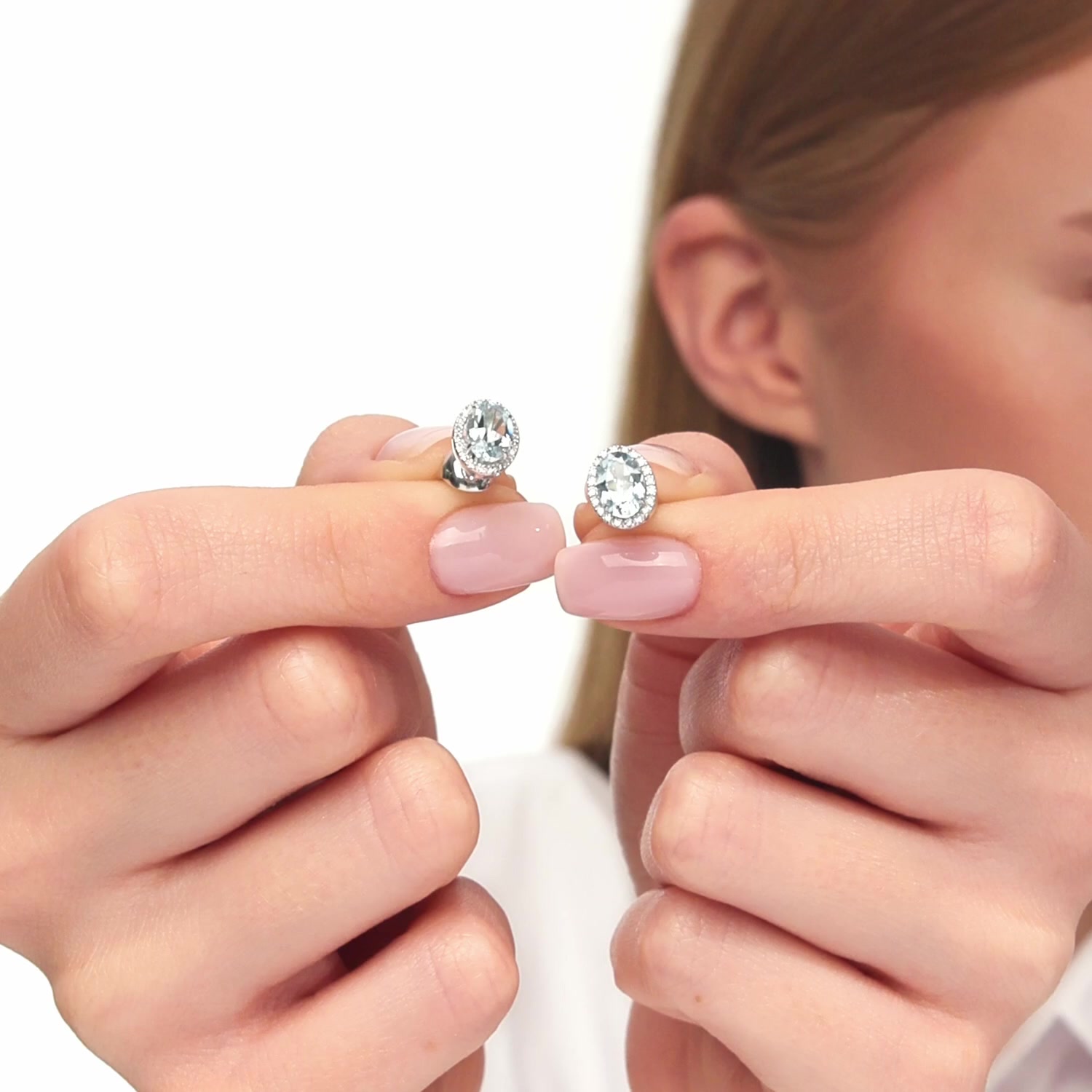 Золотые серьги с топазами Sky и бриллиантами