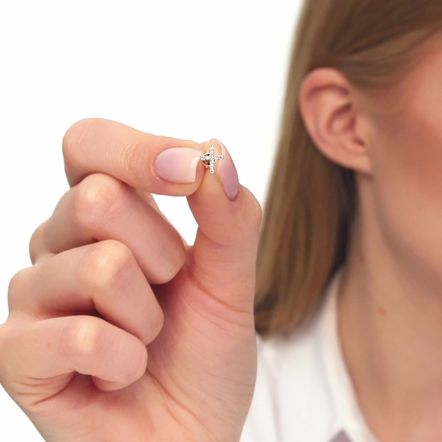 Золотая серьга с бриллиантами