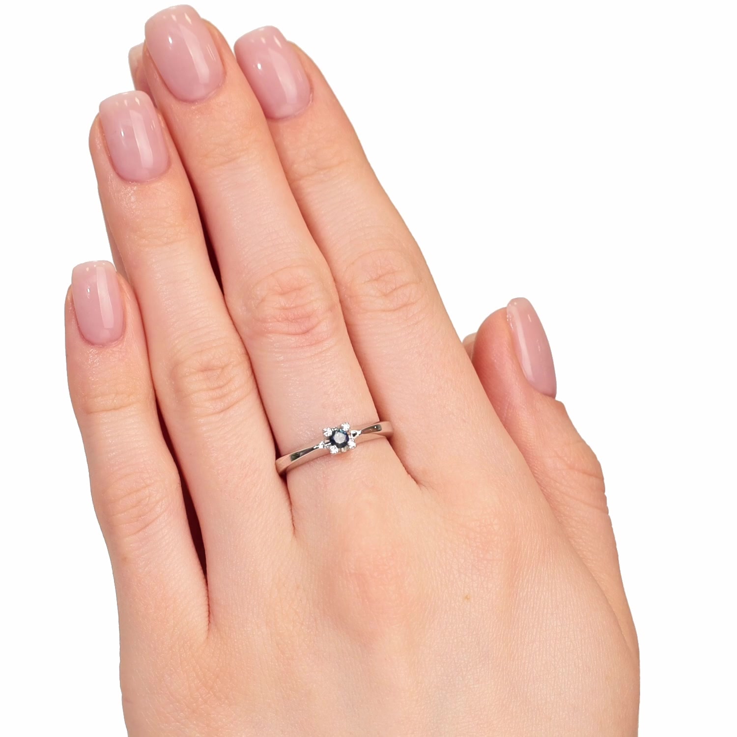 Золотое кольцо с сапфиром и бриллиантами