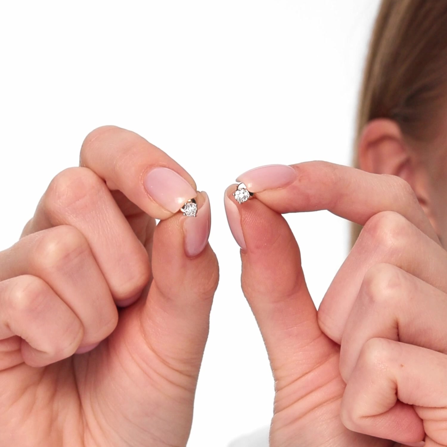 Золотые серьги с бриллиантами