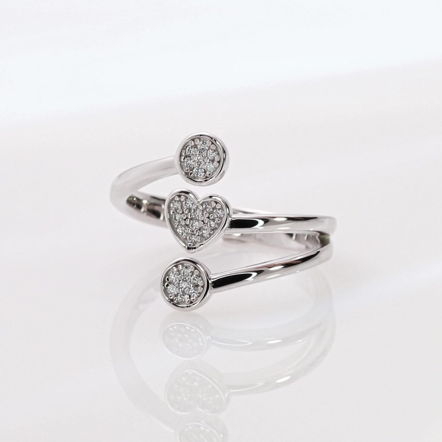 Серебряное кольцо с фианитами