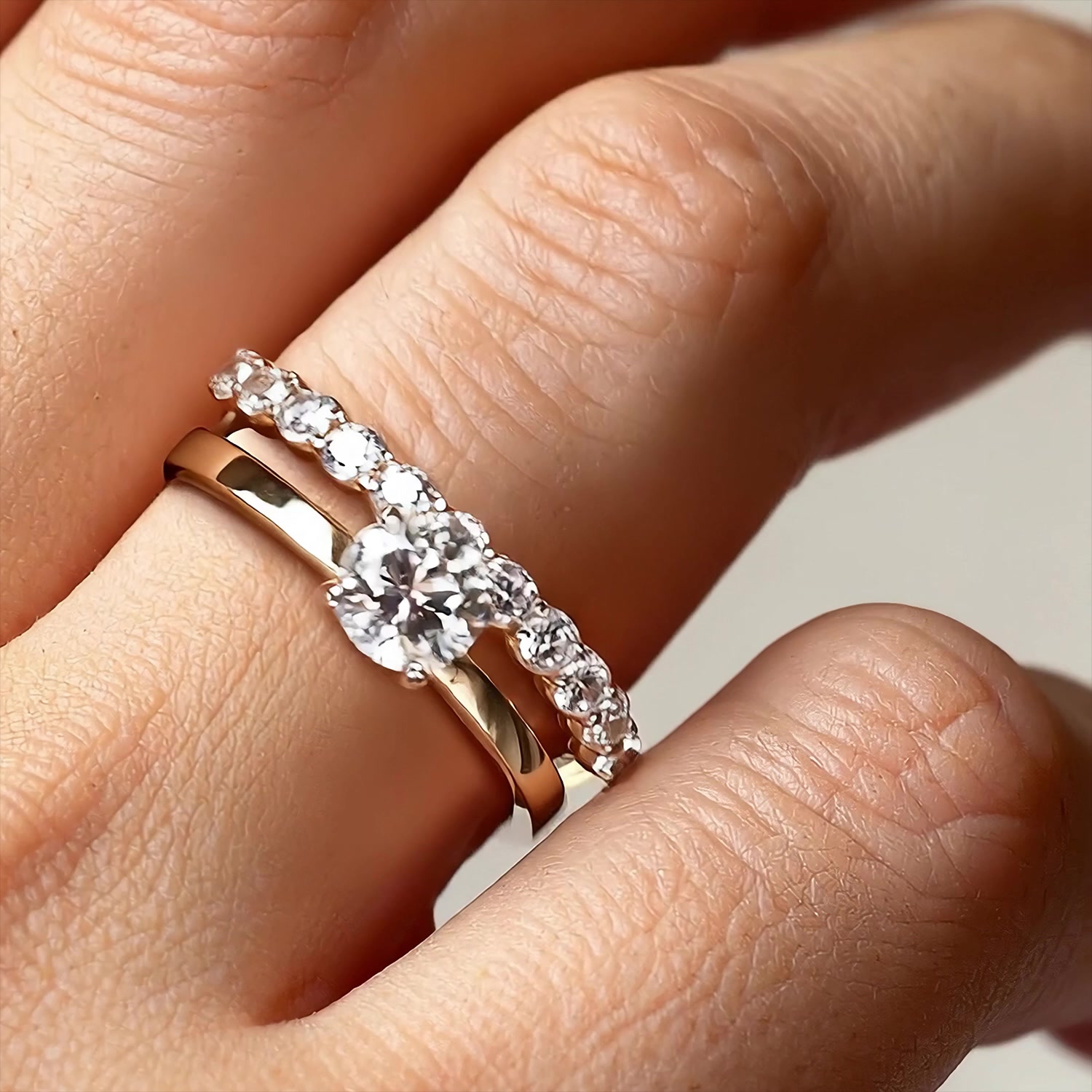 Золотое кольцо с фианитами