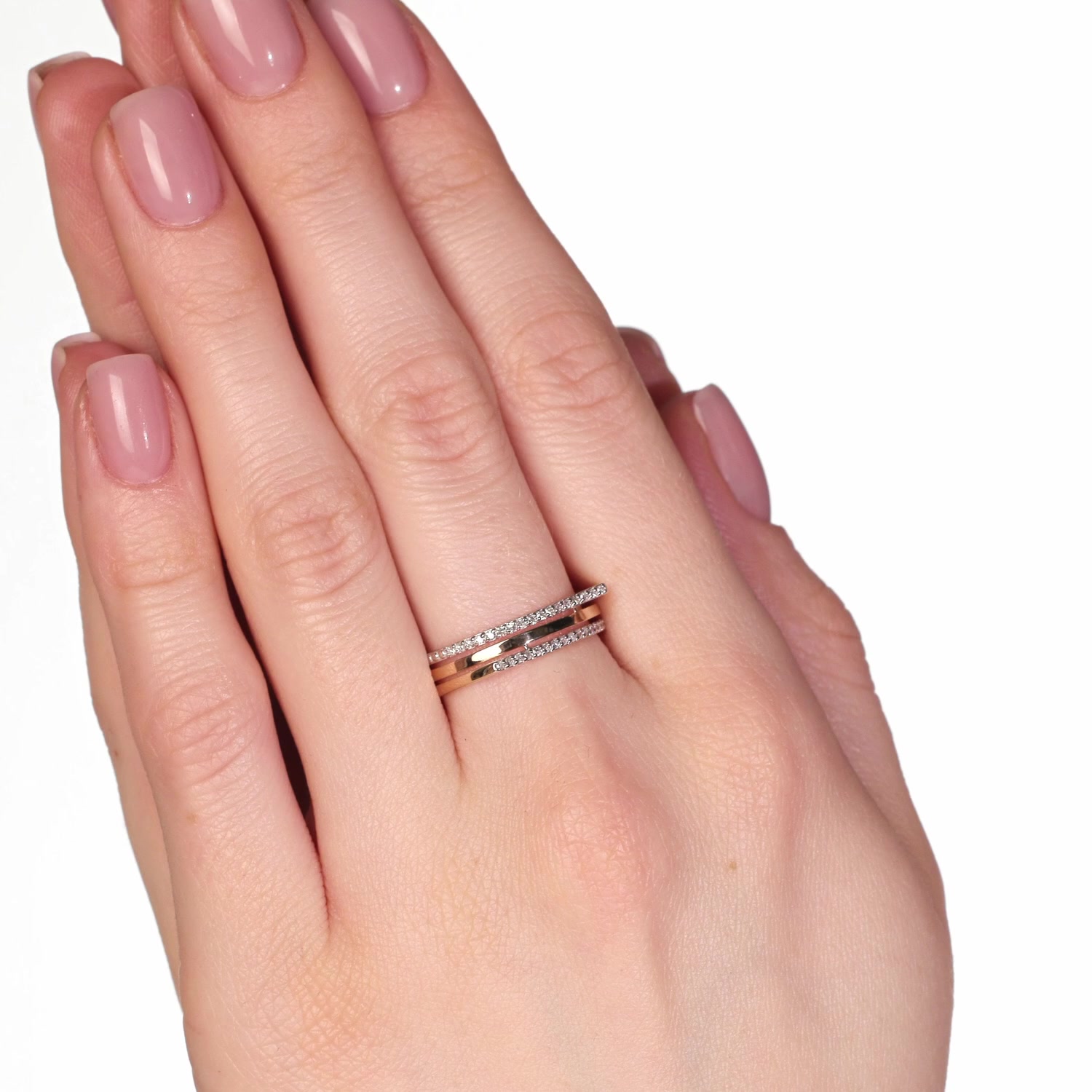 Золотое кольцо с бриллиантами