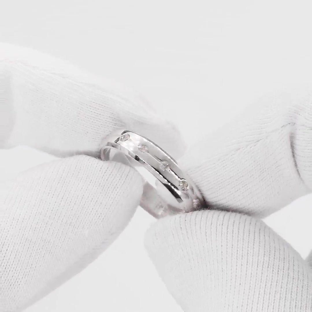 Золотое обручальное кольцо с бриллиантами