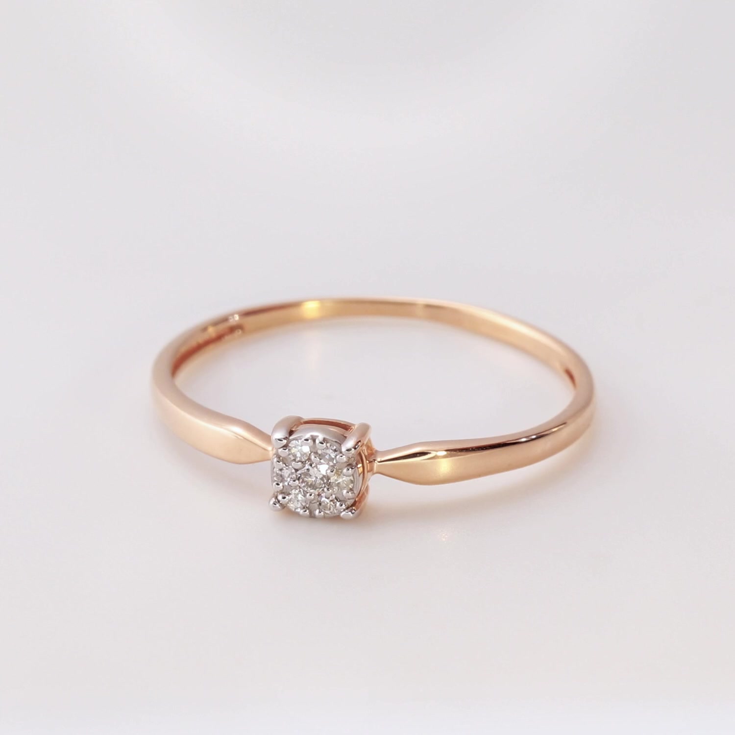 Золотое кольцо с бриллиантами