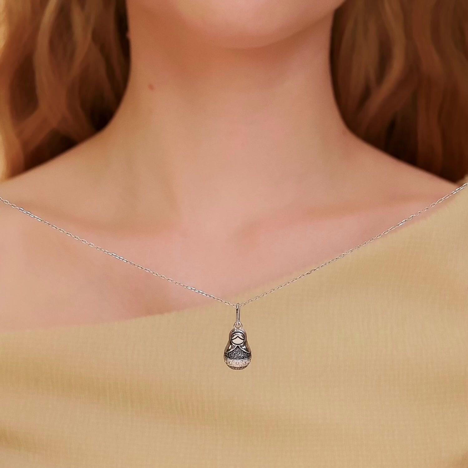 Серебряная подвеска с лаком