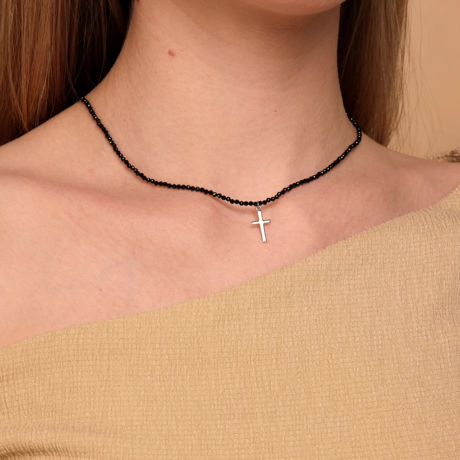 Серебряное колье со шпинелью