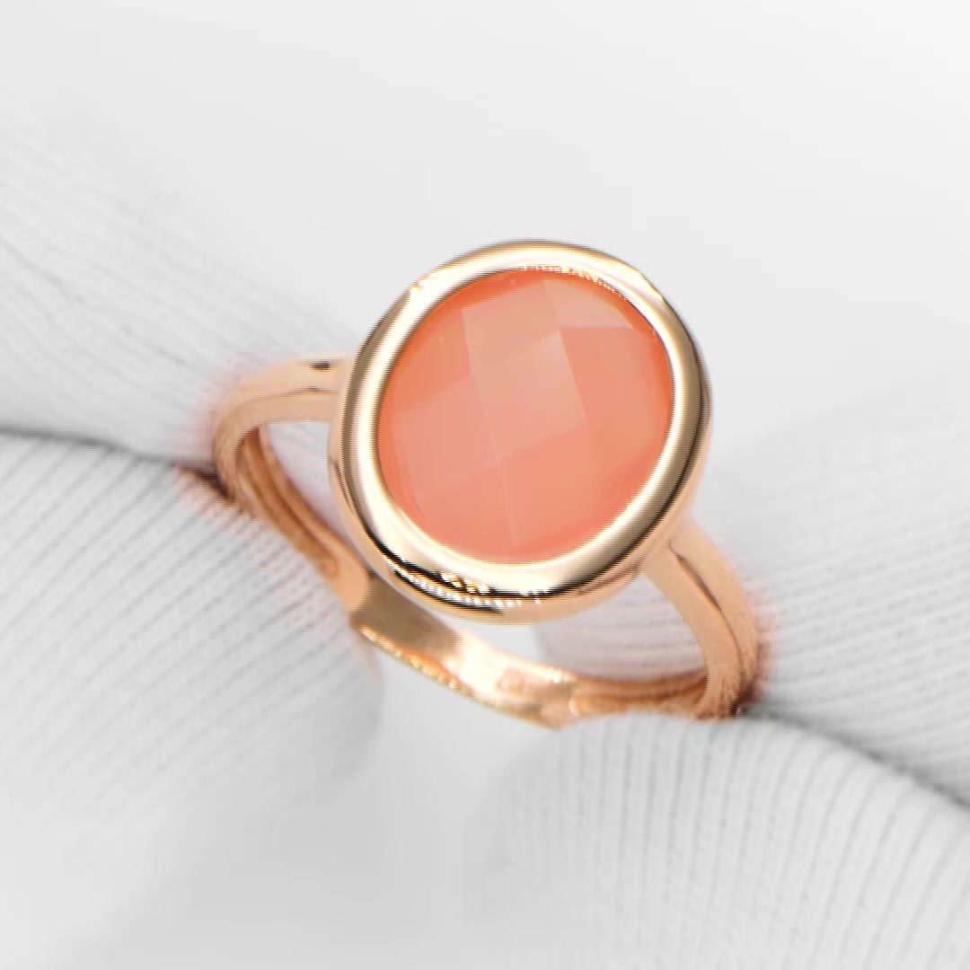 Золотое кольцо с агатом