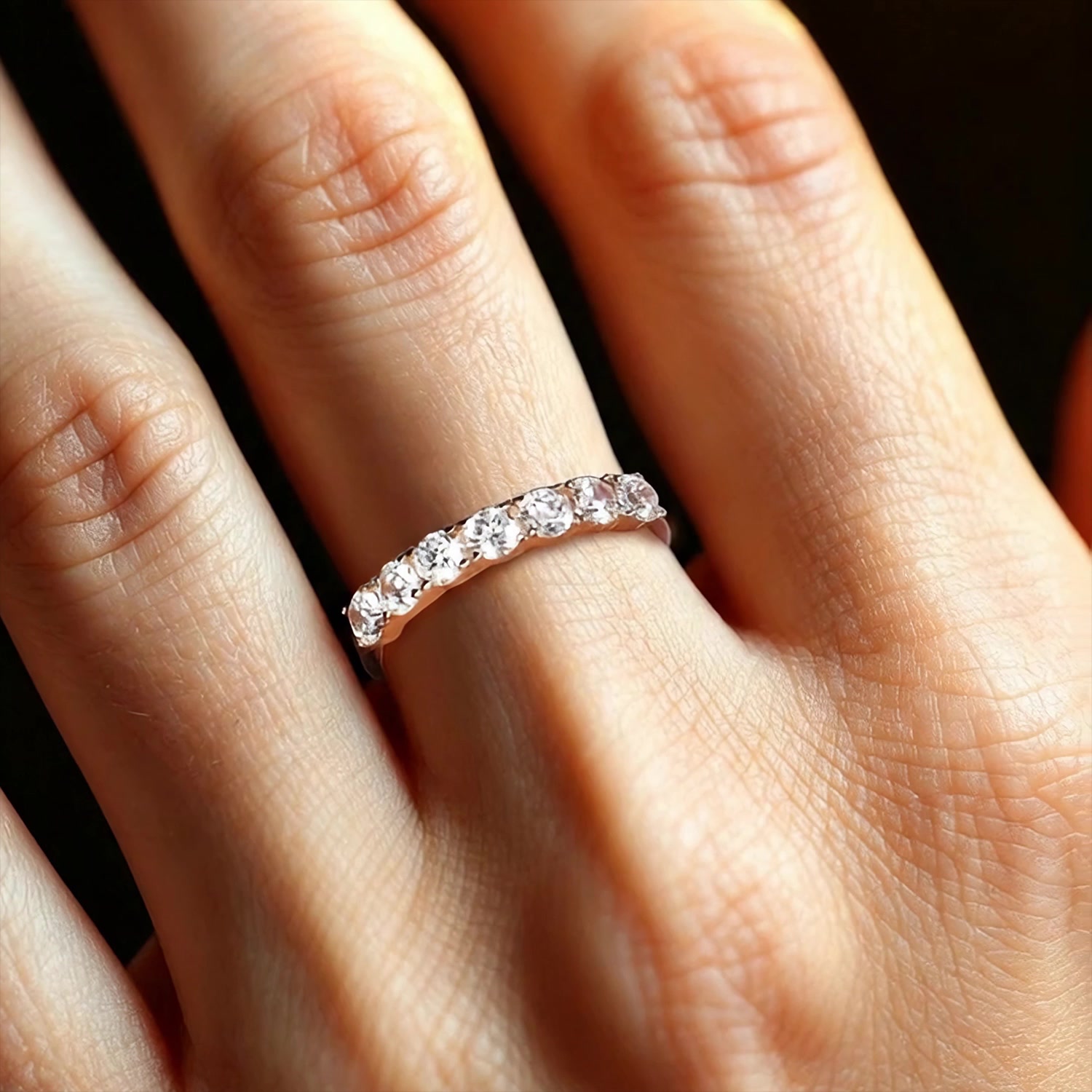 Золотое кольцо с фианитами