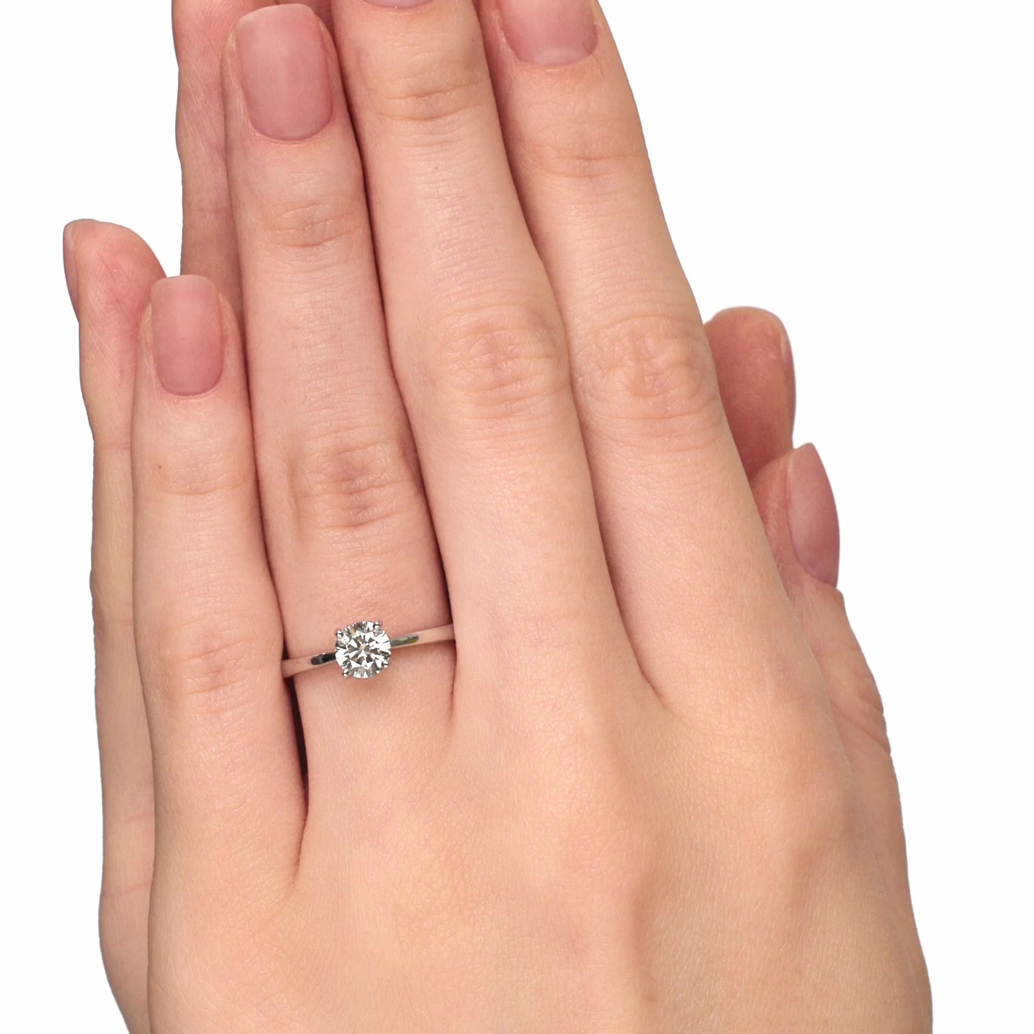 Золотое кольцо с бриллиантом