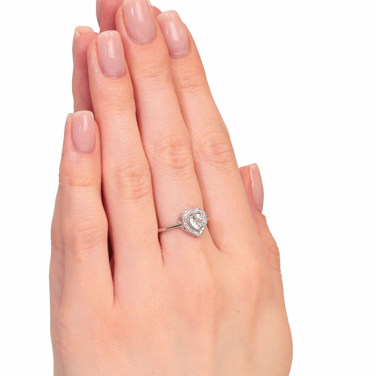 Золотое кольцо с бриллиантами выращенными