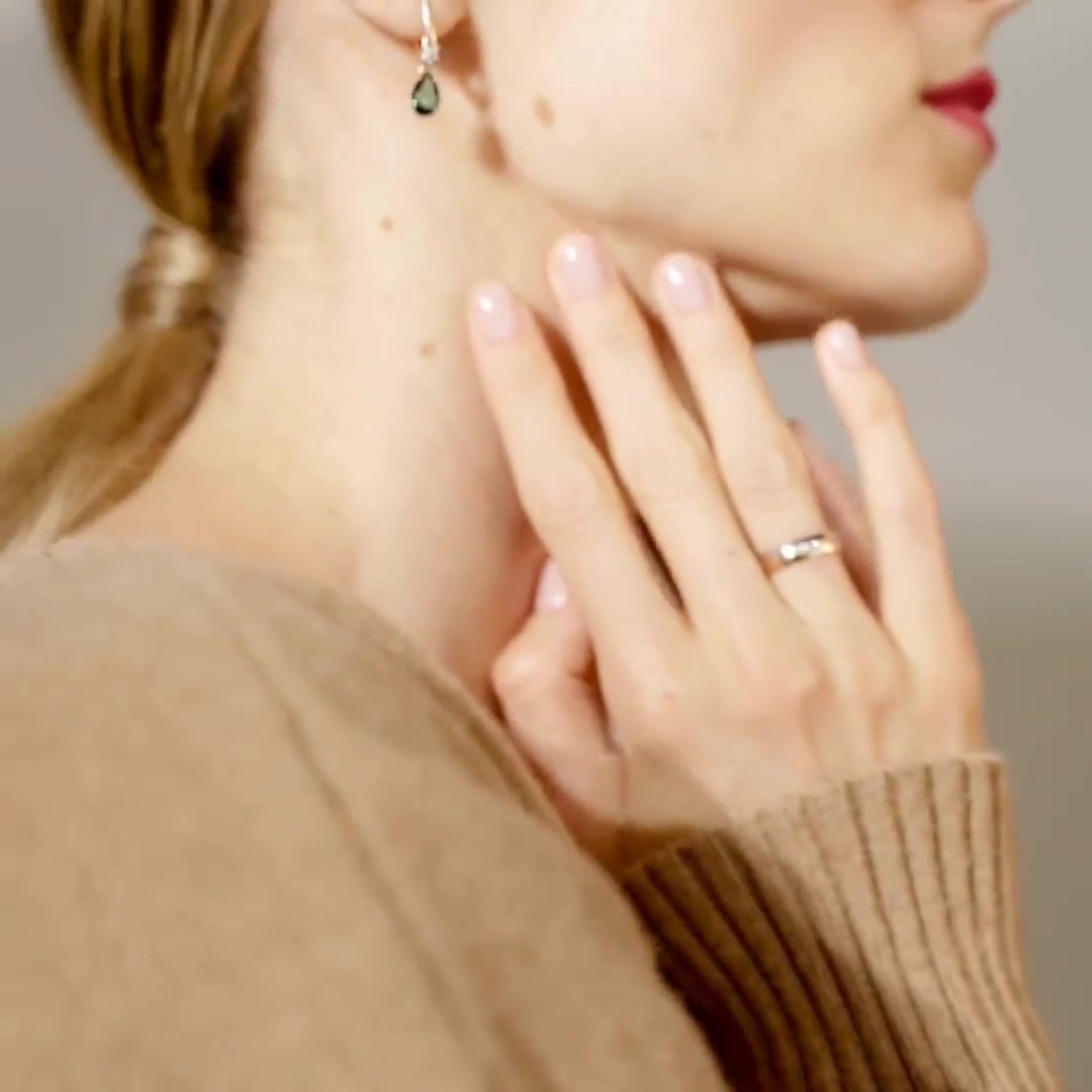 Золотое обручальное кольцо с бриллиантами